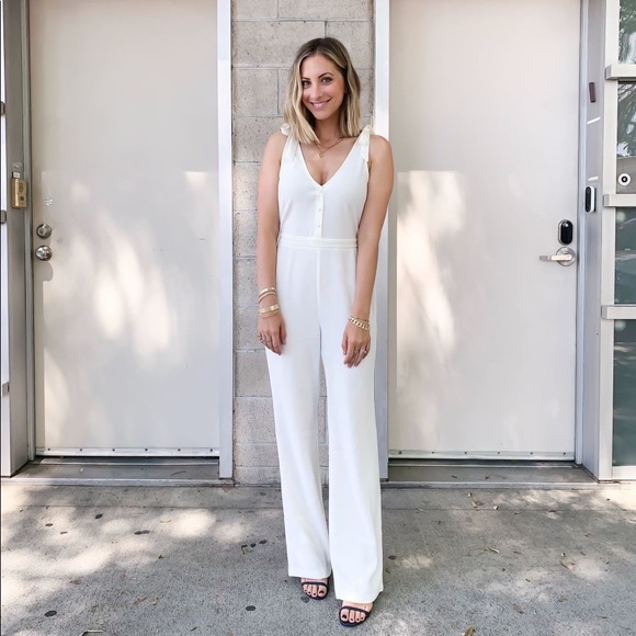 Cupcakes & Cashmere White Jumpsuit. Size Small. Never been worn! - Picture 1 of 3